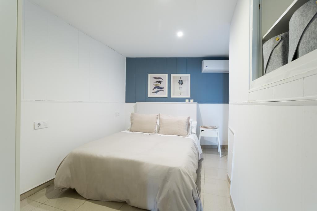 Apartamentos Diaber Gerona 22 Sevilla Bagian luar foto